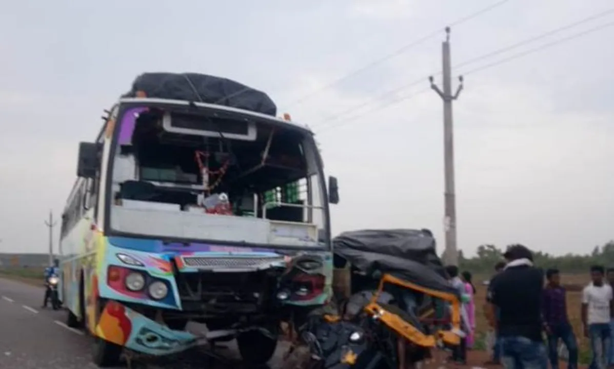  Four killed, three injured as bus hits auto-rickshaw in Odisha
