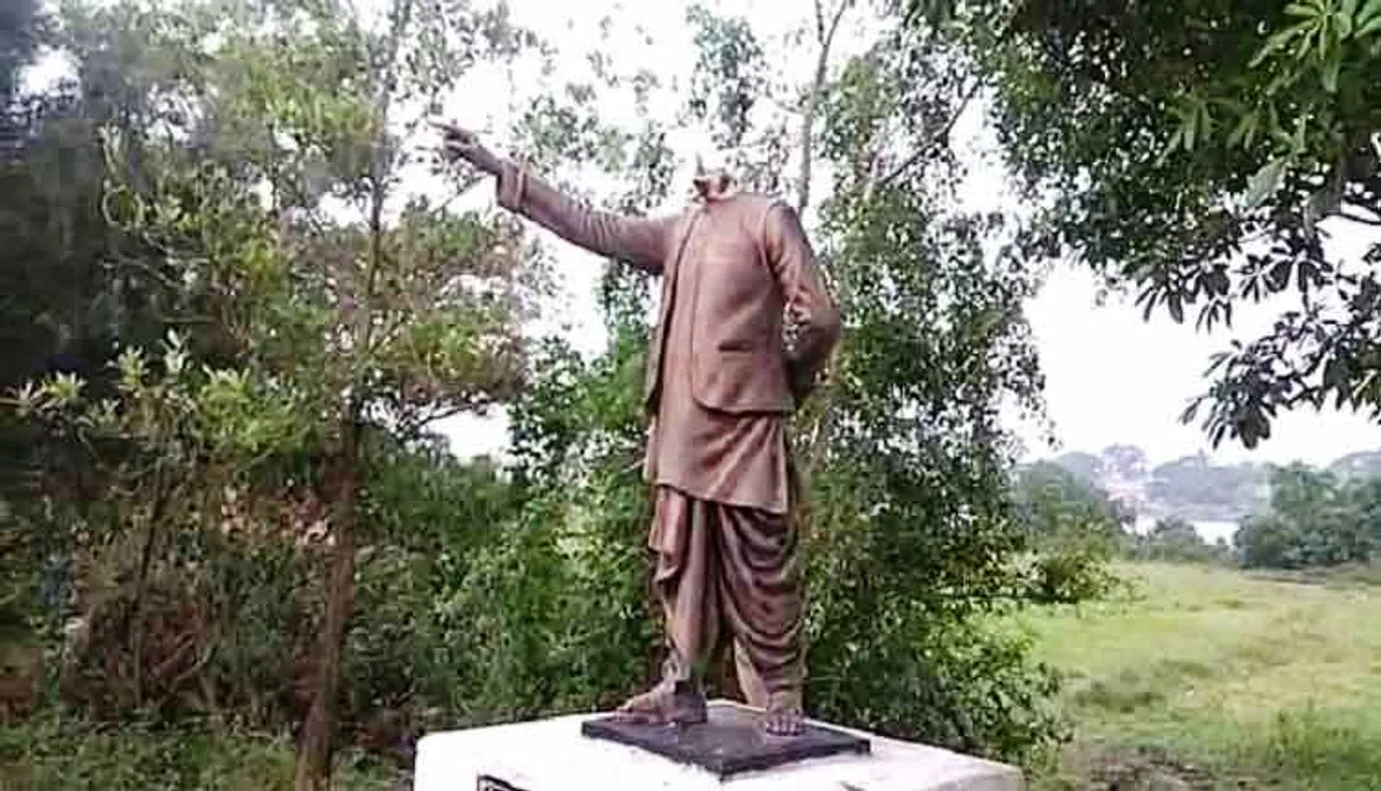  Biju Patnaik's statue beheaded in Odisha's Kendrapara