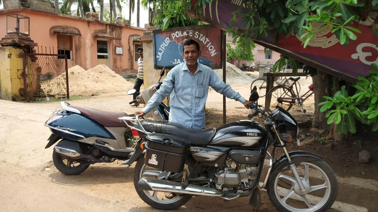  Miscreants loot Rs 3.5 lakh from bike dickey in Odisha's Jajpur