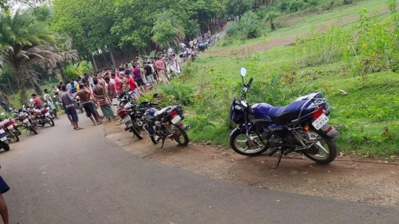  Man dead, wife injured as bus hits bike in Odisha's Dhenkanal