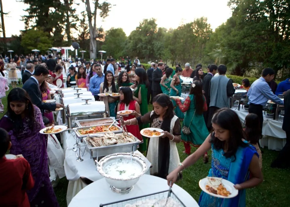  Eating while standing increases stress: Study
