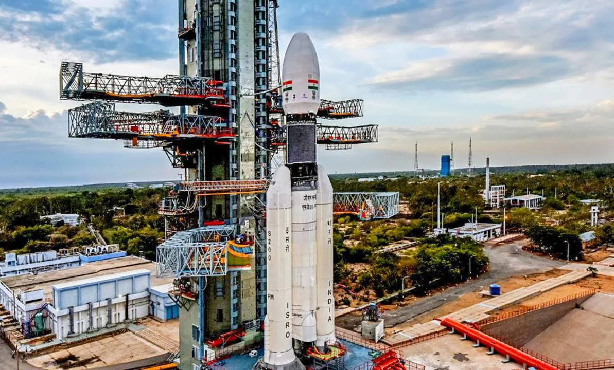  India's 'Bahubali' rocket lifts off with Chandrayaan-2