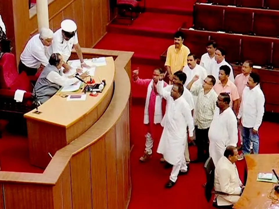  Din in Odisha Assembly over Pipili triple murder