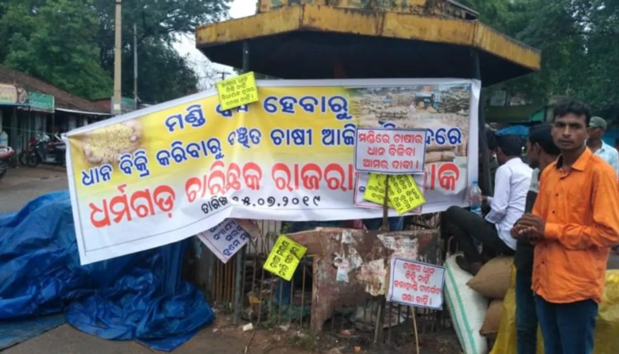  Farmers block NH over closure of mandis in Odisha's Kalahandi