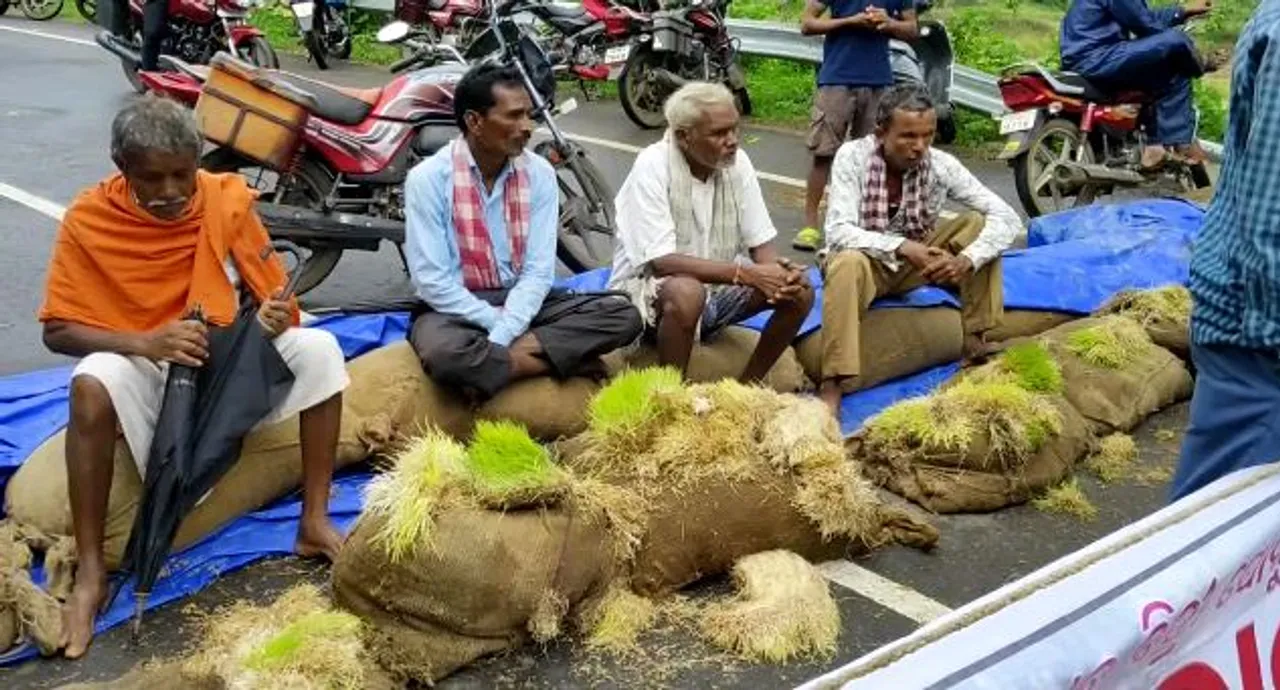  Farmers block NH in Odisha's Kalahandi, vehicular movement hit