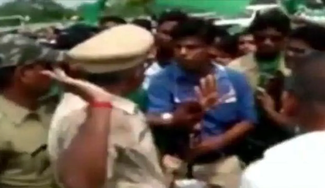  Odisha: Kendrapara SP apologises for manhandling journalist