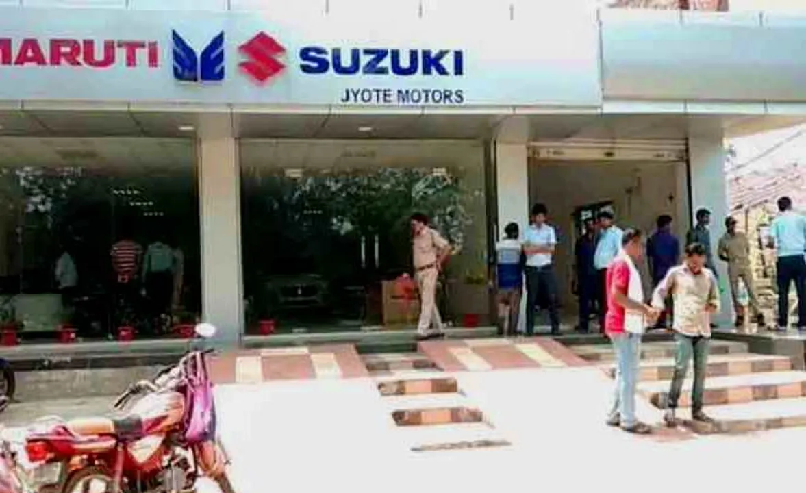  Odisha: Miscreants break into car showroom through skylight, loot cash