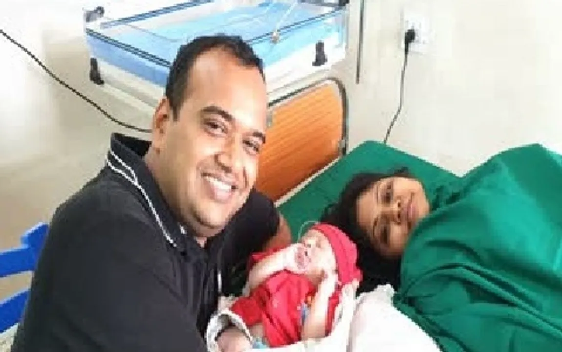  Odisha cadre IAS officer prefers govt hospital for wife’s child birth