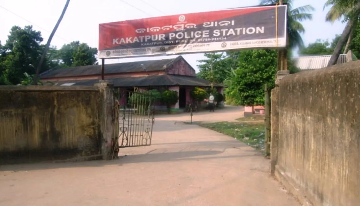 Panchayat official looted at gunpoint in Odisha