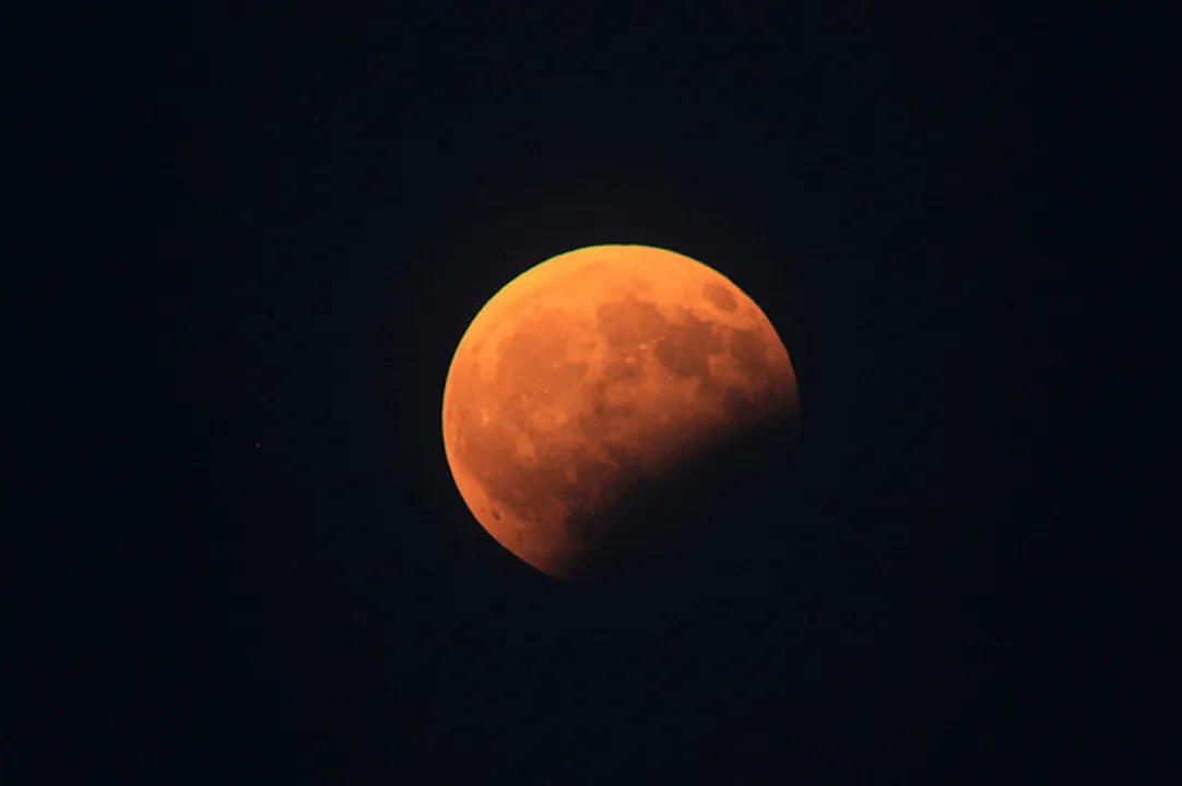  Why Moon turns red during lunar eclipse?