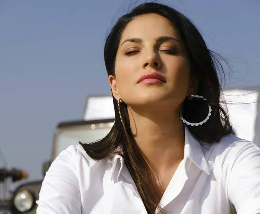  Not bothered by social media trolls: Sunny Leone
