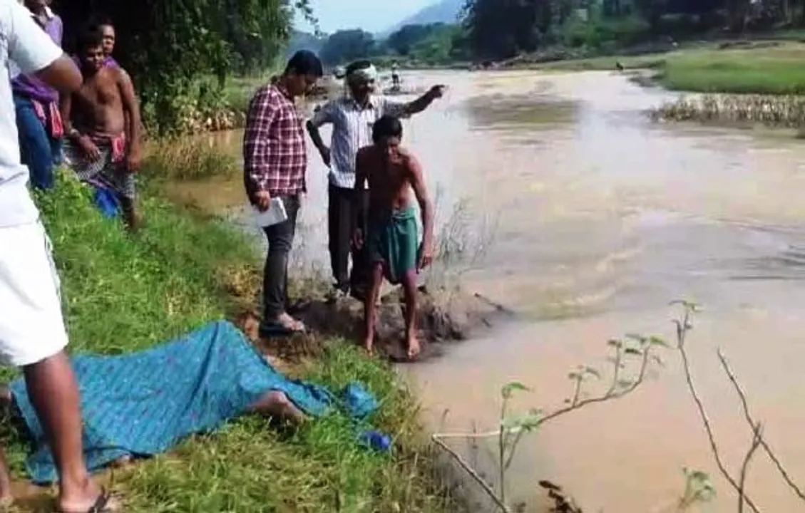  Odisha: Man found dead on river banks; family smells foul play   