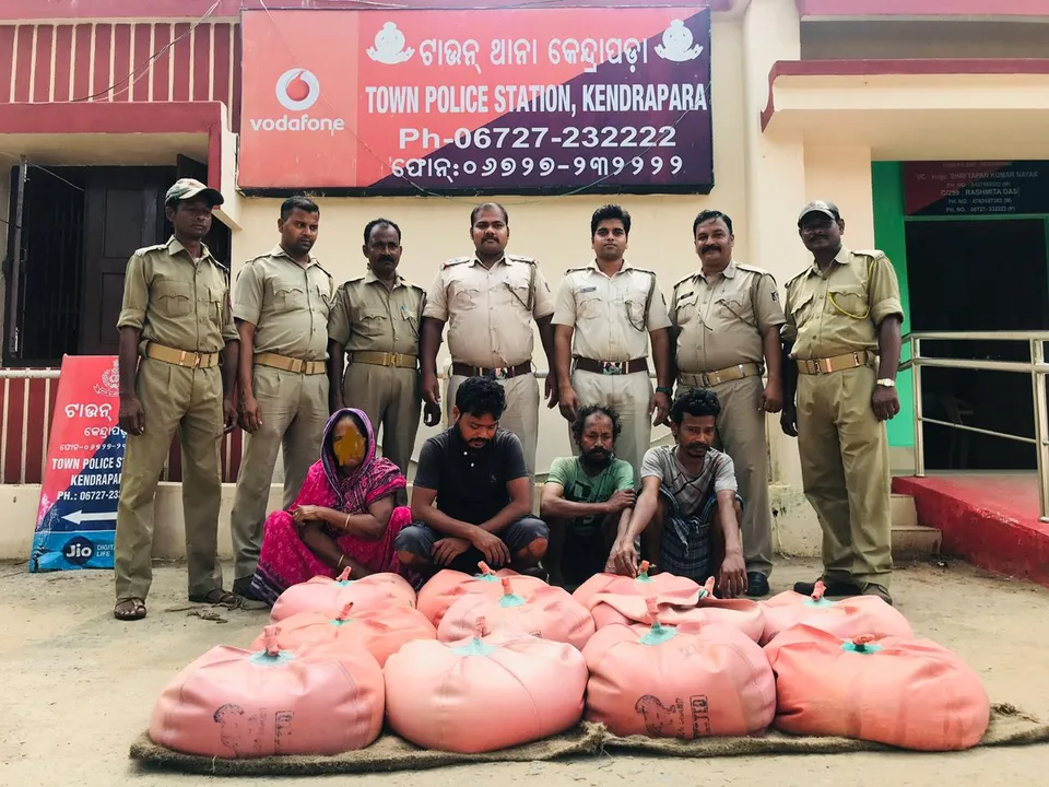  Odisha: Liquor smuggling racket busted; woman among 4 held