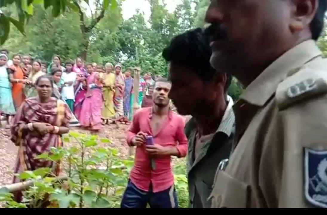  Odisha: Man hacks wife to death; attempts to kill daughter