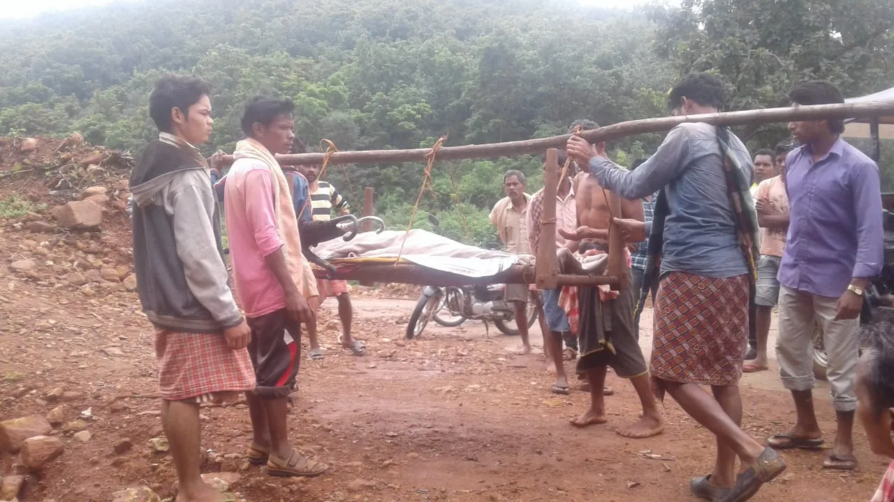  Dead woman carried on cot for non-motorable road in Odisha