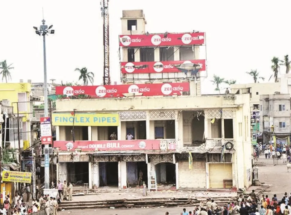  Puri eviction drive: Razing of age-old Emar Mutt begins