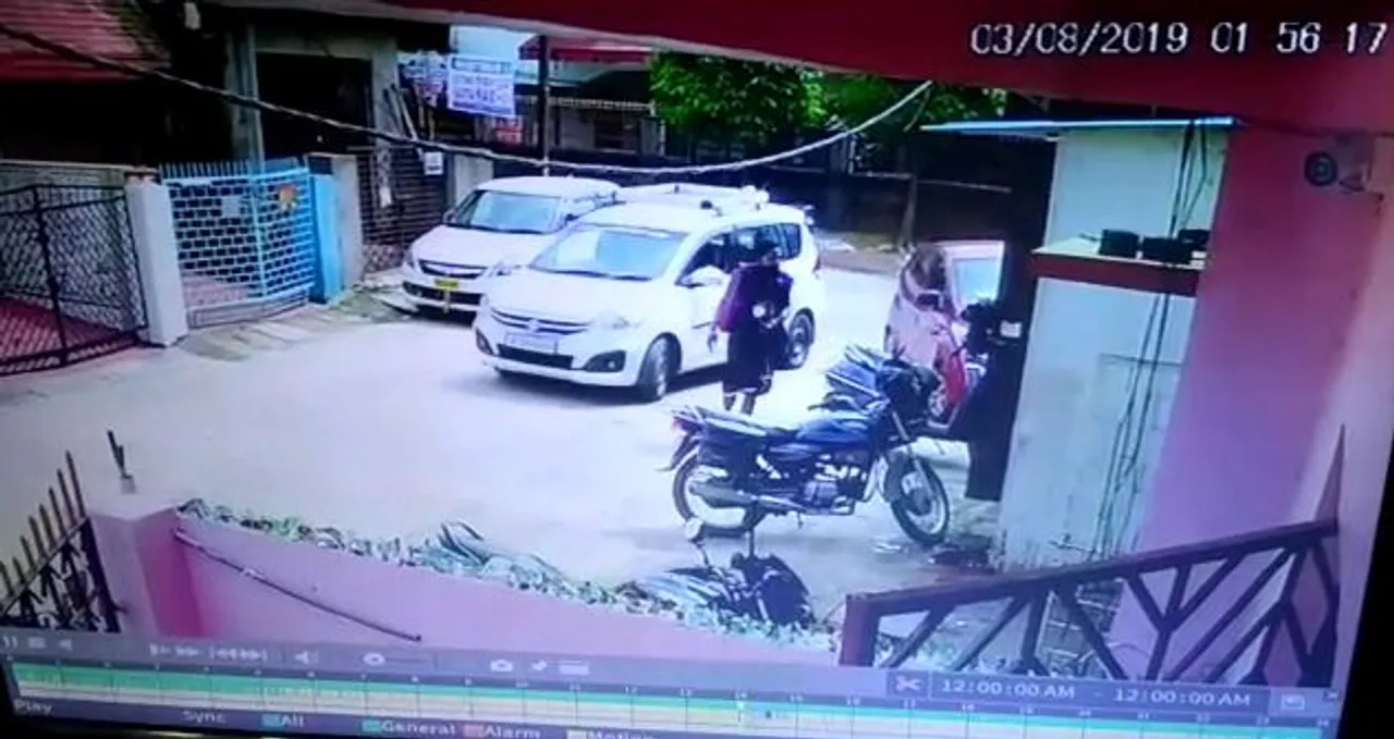  Robbers disguised as godmen loot lawyer in Odisha capital