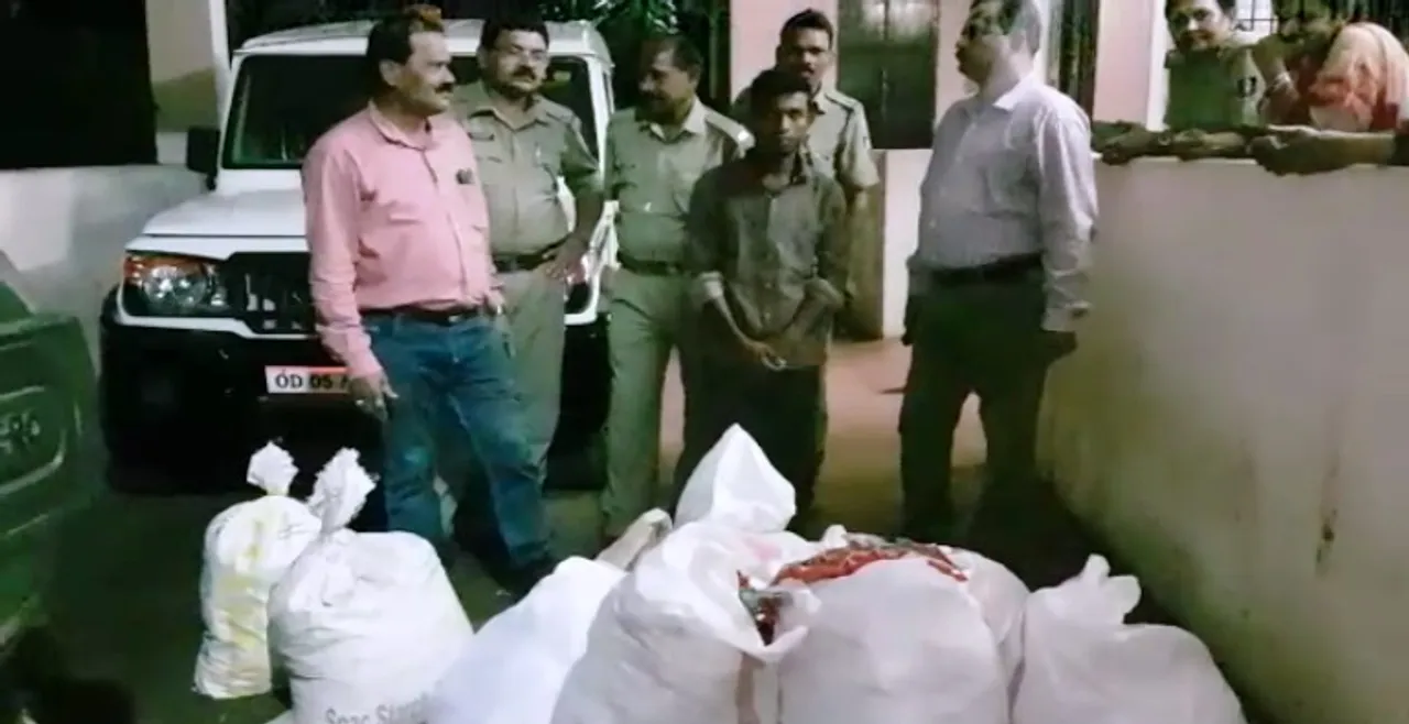  Fake tobacco manufacturing unit busted in Odisha; owner flees