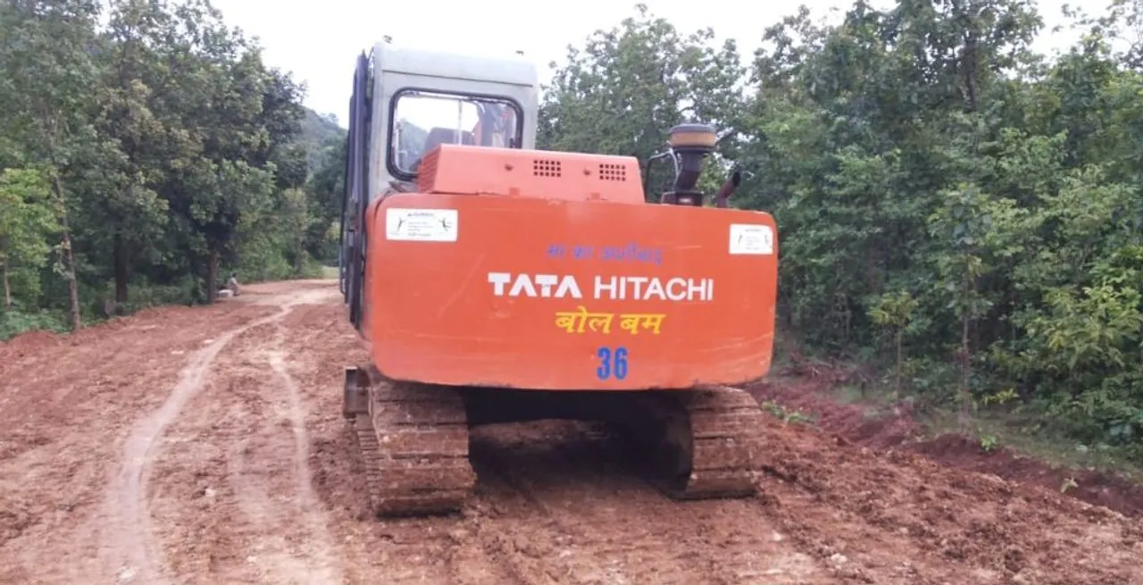  Odisha: JCB runs over Six-Year-Old while mother working at PMSY site