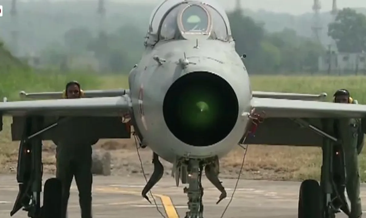  Abhinandan flies MiG-21 with Air Chief Dhanoa