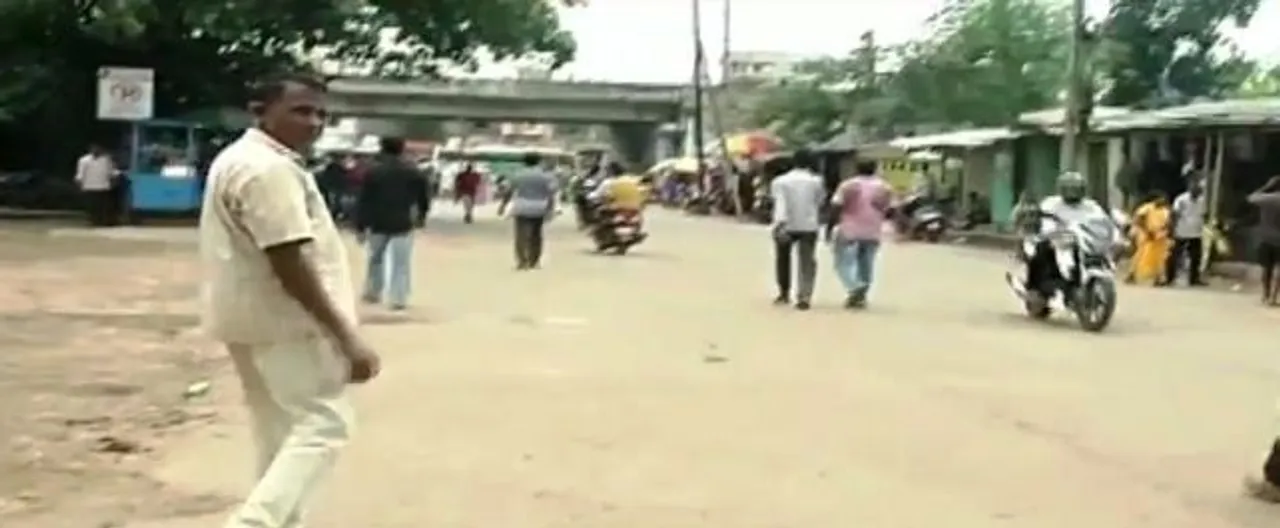  Service road near Baramunda bus stand declared 'no parking' zone
