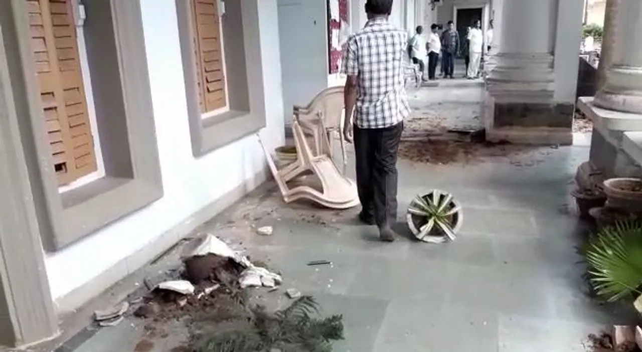  Lawyers ransack Collector's office in Odisha's Dhenkanal