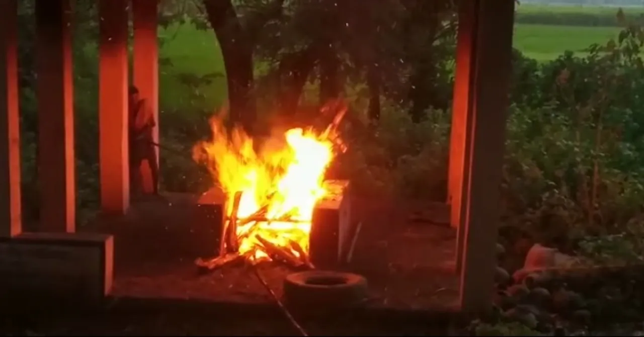  True love! Odisha woman dies after seeing husband's body