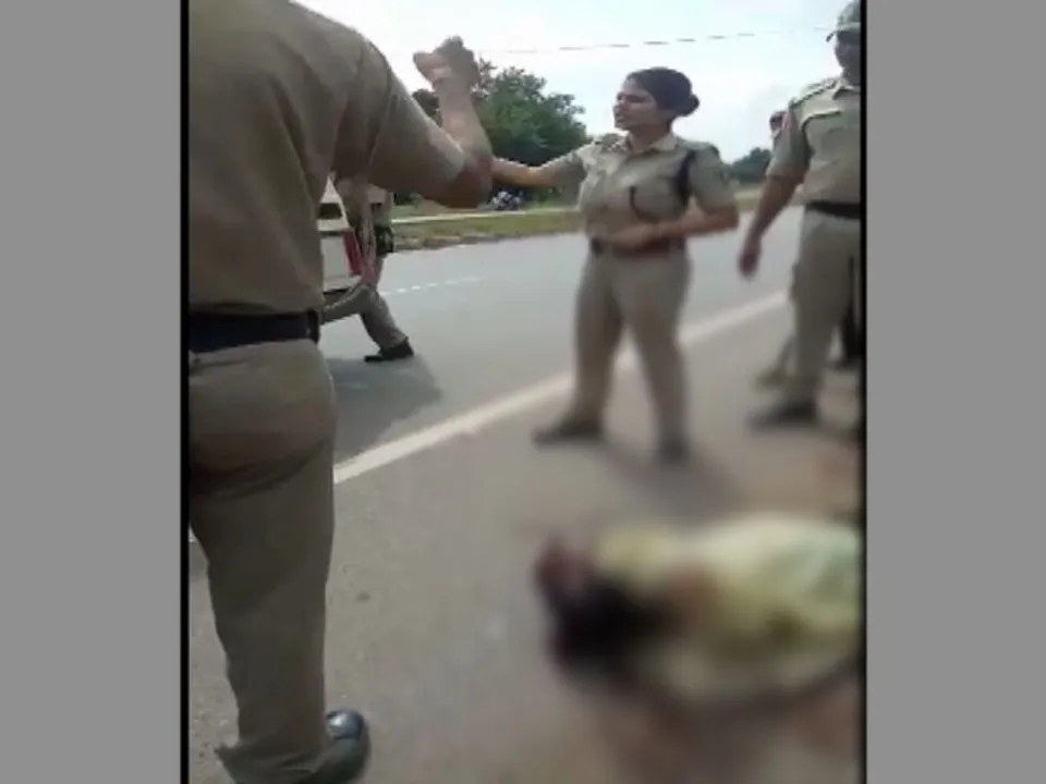  Odisha IPS officer goes out of the way to help accident victim