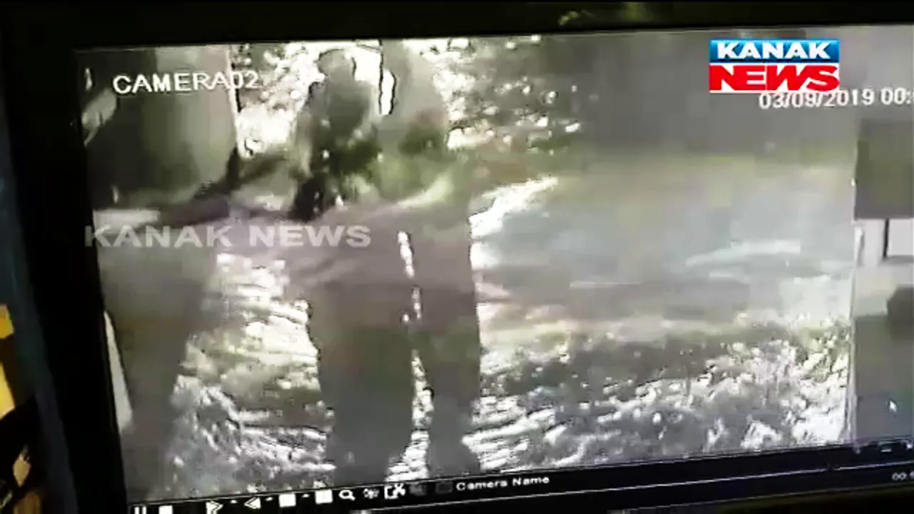  [Watch] 3 youth swept away after falling into flooded drain in Odisha capital
