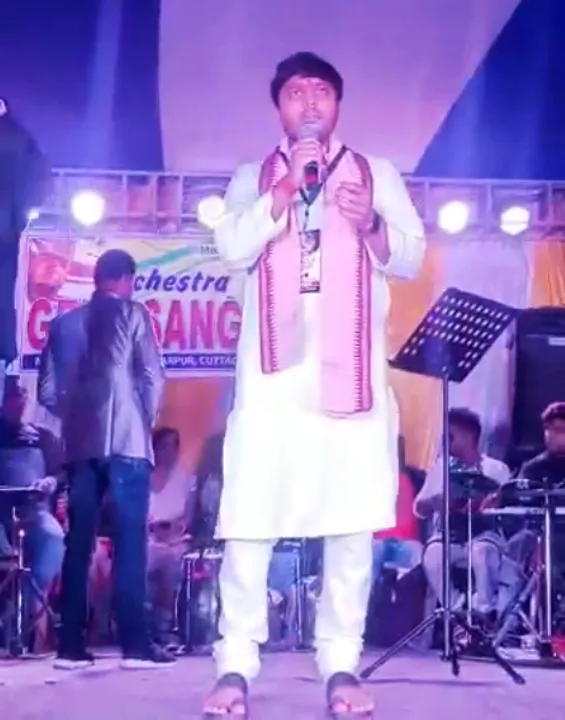  Odisha MLA enthralls public with his singing skill on Ganesh Puja