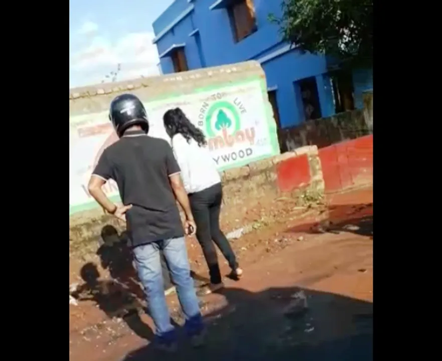  [Watch] Young woman slaps, forces eve-teasers to do sit-up in Bhubaneswar    