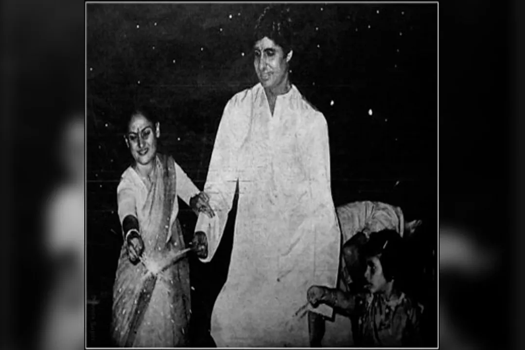  Big B posts throwback Diwali pics with Jaya, Shweta