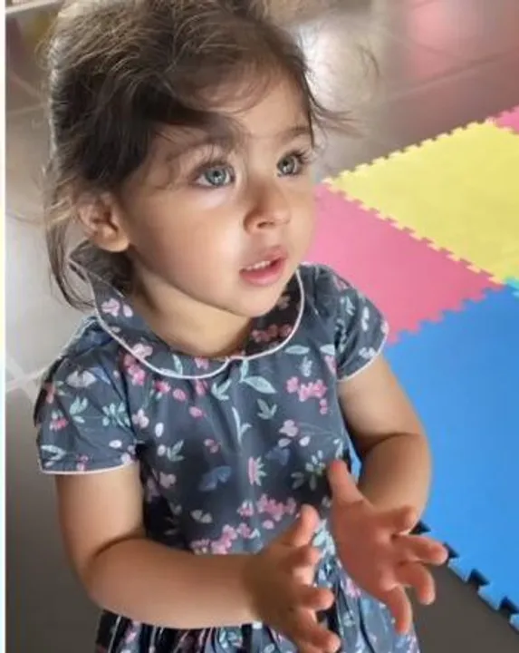  Soha-Kunal's daughter Inaaya chants Gayatri Mantra; breaks internet