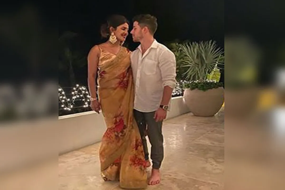  Priyanka Chopra, Nick Jonas celebrate their first Diwali