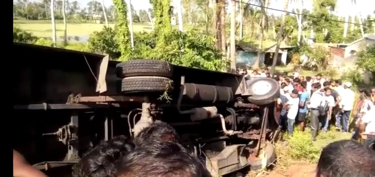  Odisha: Bus overturns while trying to save motorcyclists in Puri