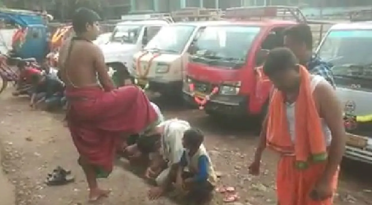  [Watch] Odisha priest's 'feet on head' blessing draws flak