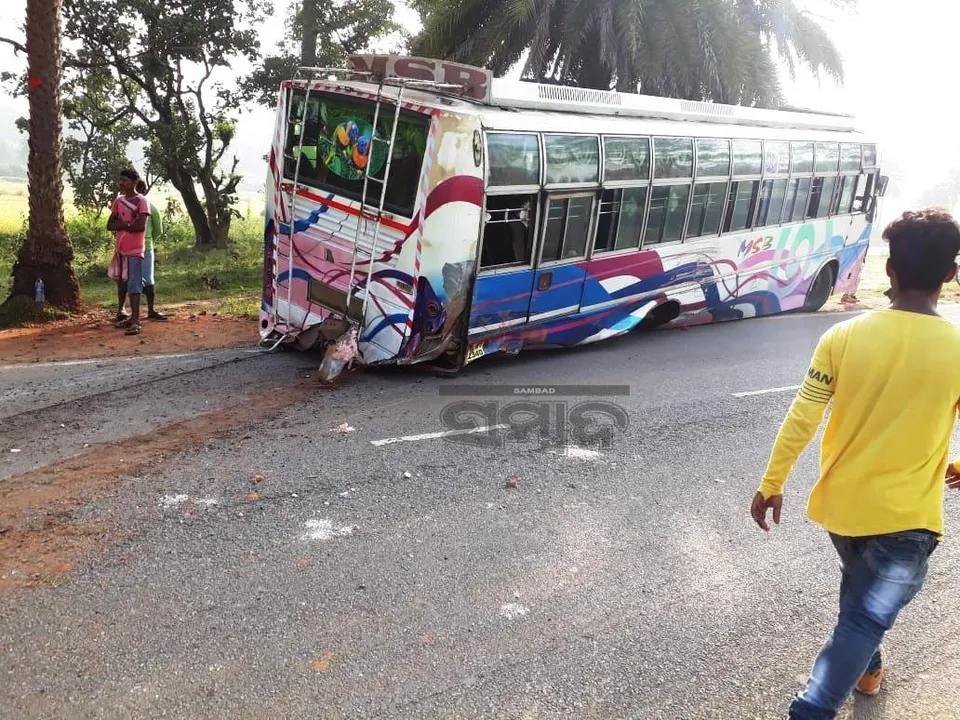  Close shave for passengers as wheels of moving bus come off in Odisha