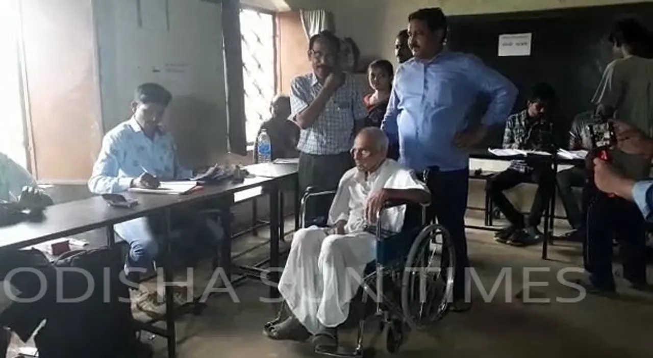  Watch: 110-yr-old man casts vote during Bijepur bypoll