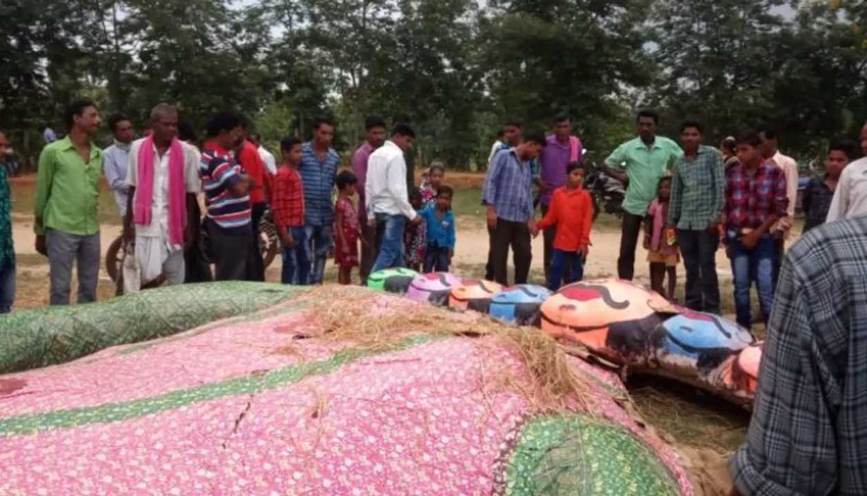  Minor boy injured after Ravan effigy falls on him in Odisha’s Nuapada