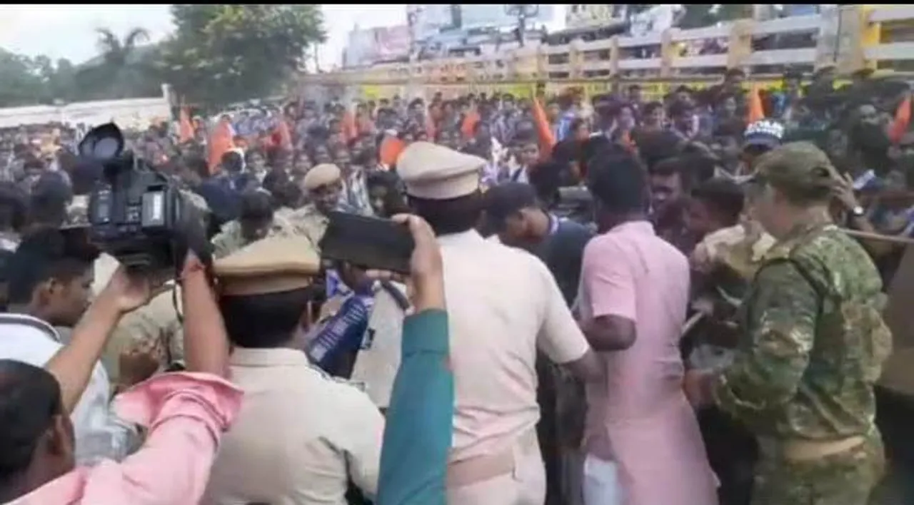  Odisha: Two students of GM College injured in police lathicharge