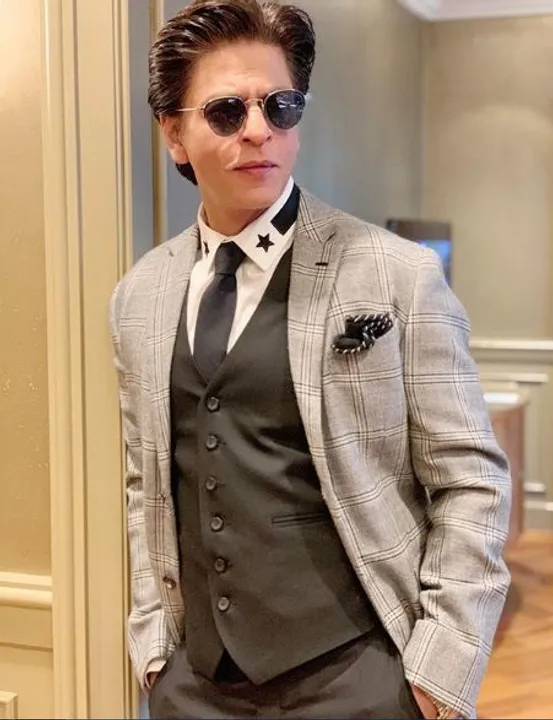  Keep love flowing: SRK on reaching 39 mn fans on Twitter