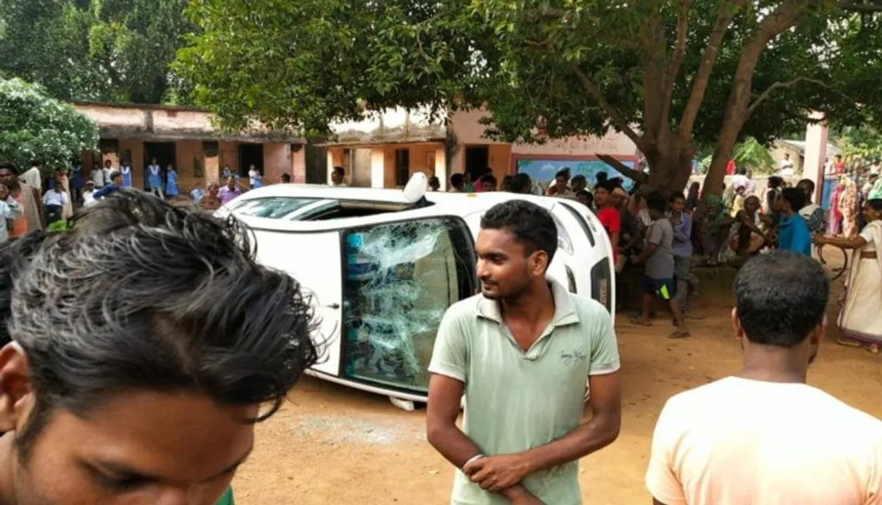  Locals lock up school teacher for misbehaving with girl student in Odisha