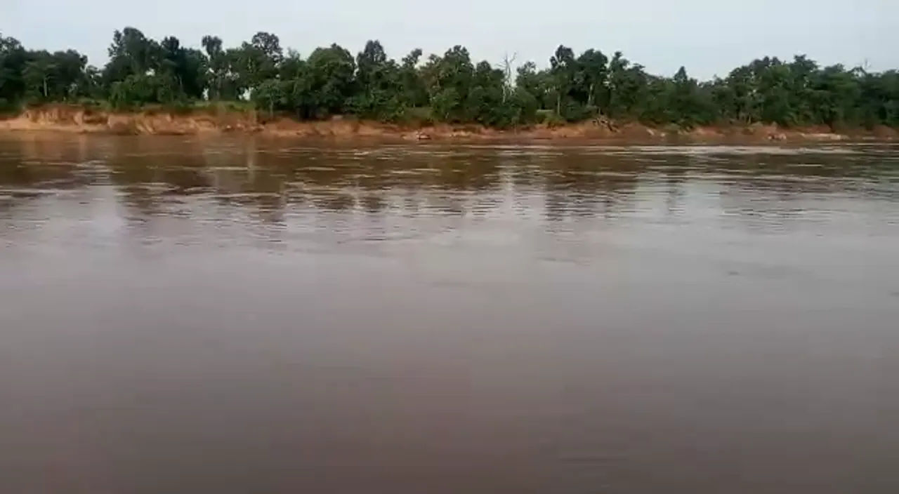  Two girls among 3 go missing as boat capsizes in Odisha