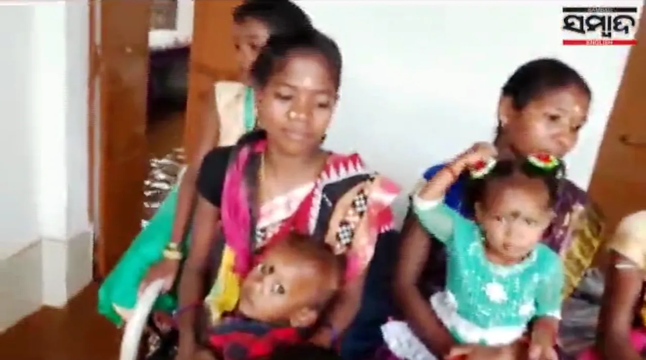  [Watch] Patients suffer at waterlogged hospital in Malkangiri