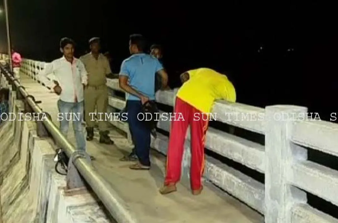  Youth jumps off Trisulia bridge on outskirts of Odisha capital
