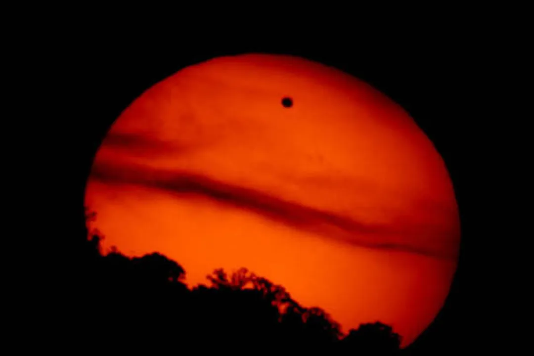  Mercury to glide across Sun on November 11