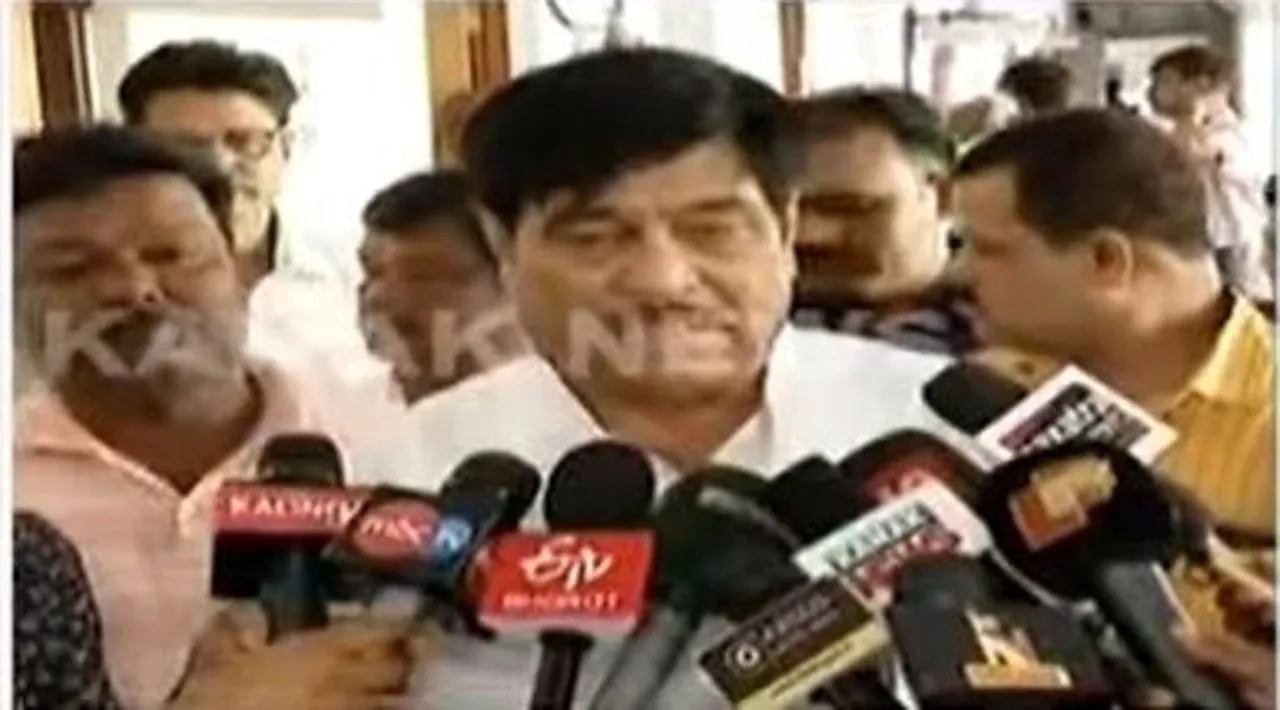  Amid farmers’ protests, Odisha Minister denies any plans to cancel token system