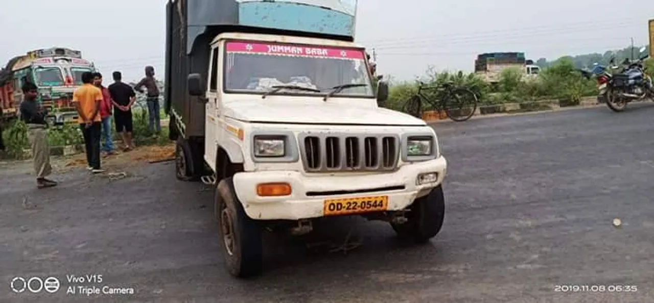  Cattle-laden truck overturns in Bhadrak