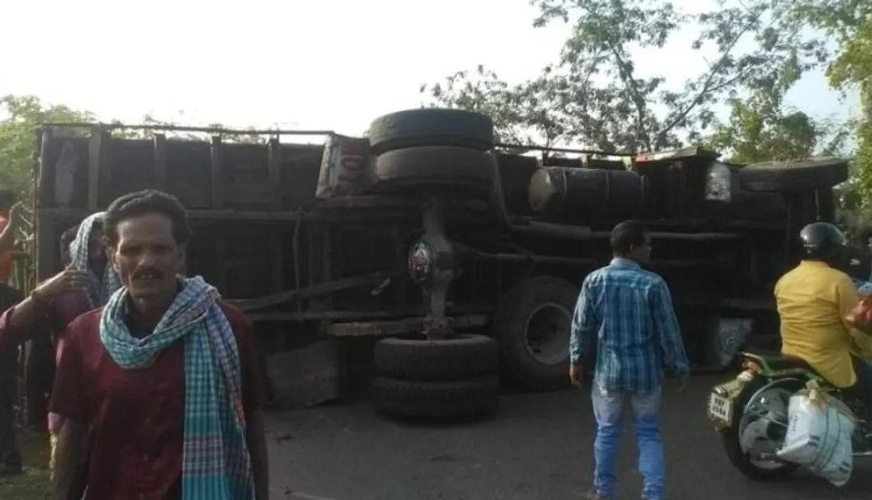 13 jatra troupe members injured as truck overturns in Odisha's Cuttack