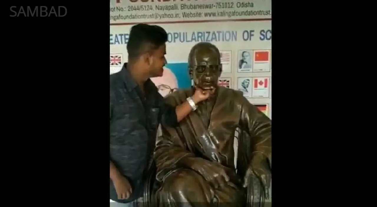  Viral video: Odisha youth disrespects Biju Patnaik's statue at Anand Bhawan